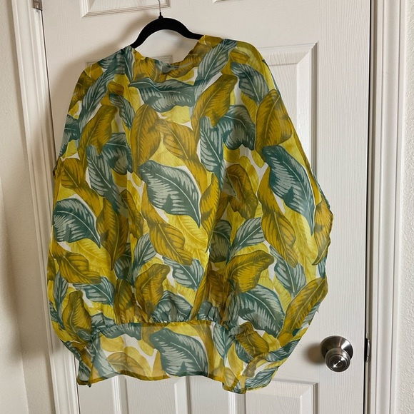 Free Press Woman’s Yellow and Green Leaf Print Kimono - Picture 6 of 13